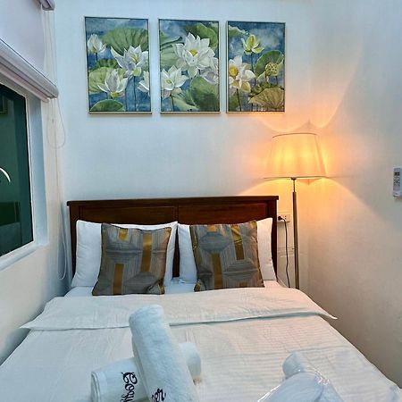 Studio Two Condominium, Alabang - Gold Fiber Wi-Fi -Netflix Ready Muntinlupa City Extérieur photo