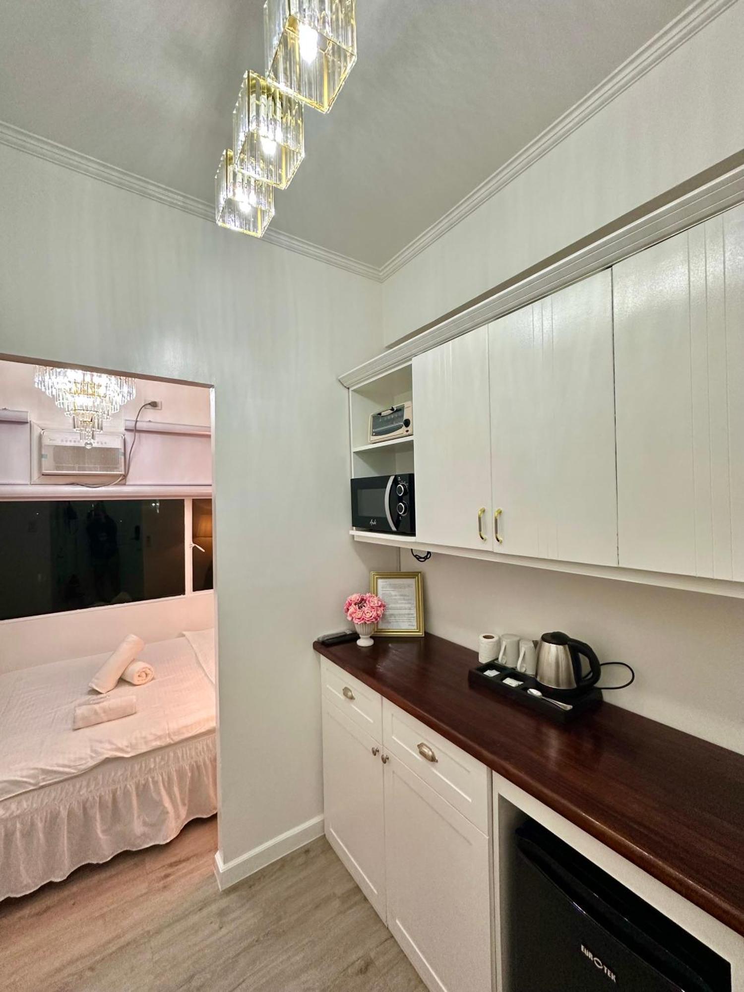 Studio Two Condominium, Alabang - Gold Fiber Wi-Fi -Netflix Ready Muntinlupa City Extérieur photo