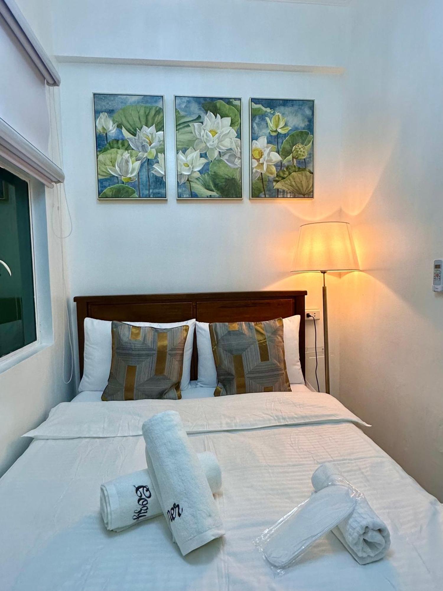 Studio Two Condominium, Alabang - Gold Fiber Wi-Fi -Netflix Ready Muntinlupa City Extérieur photo